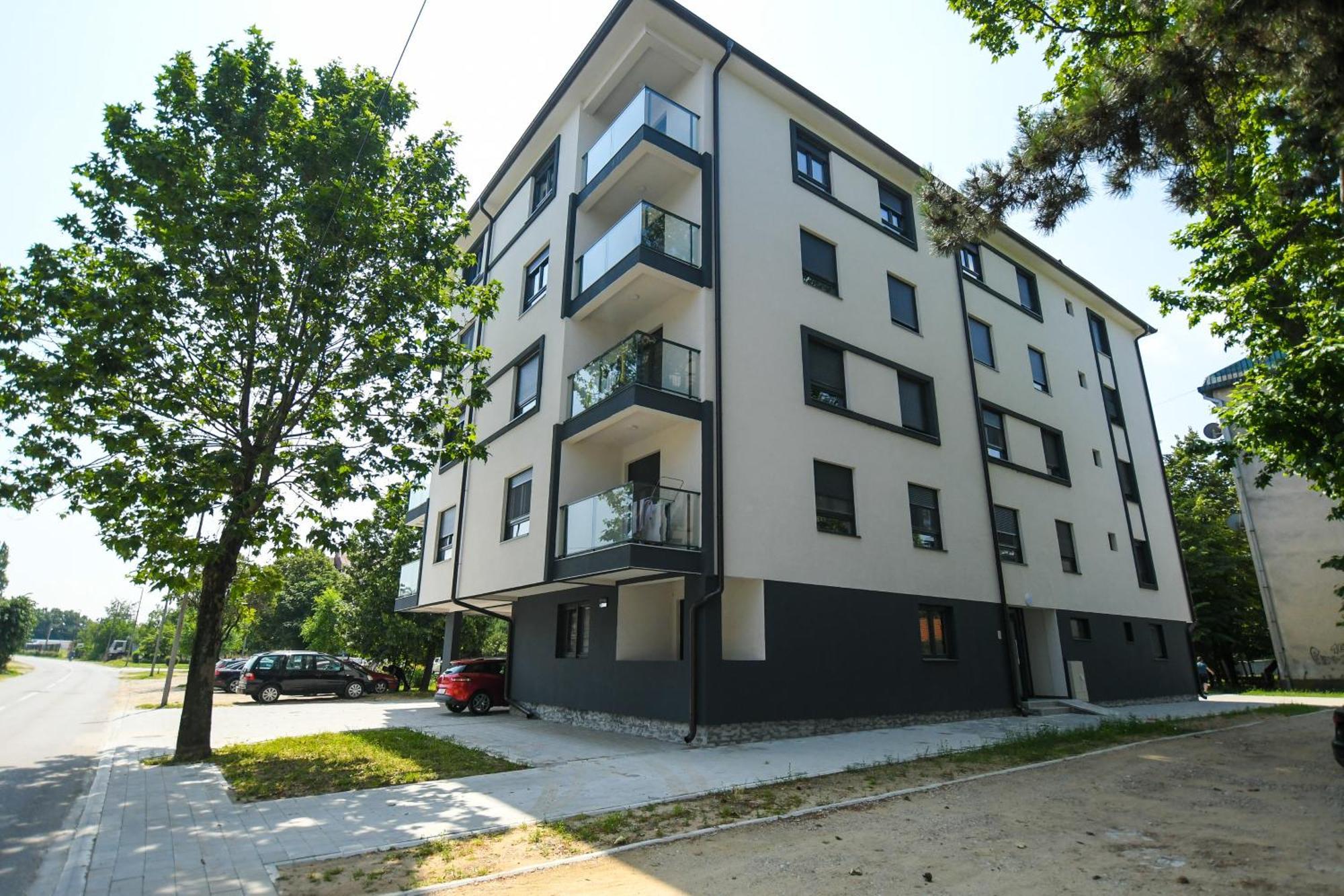 Apartman Plaza 2 Apartment Kladovo Exterior photo